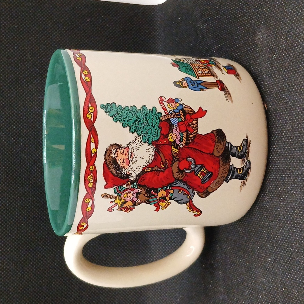 Kris Kringle vintage 1991 potpourri  press mug